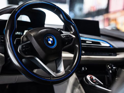 Used 2019 BMW i8 Roadster image 12