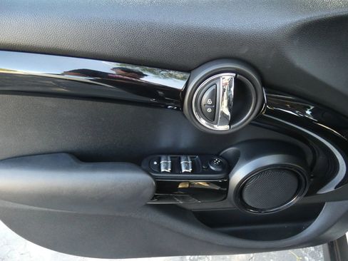 Used 2017 MINI Cooper S image 44