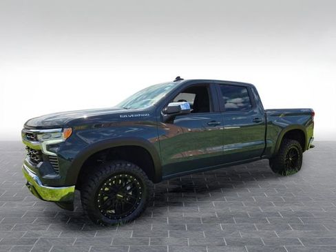 Used 2025 Chevrolet Silverado 1500 LT AWD/4WD image 3