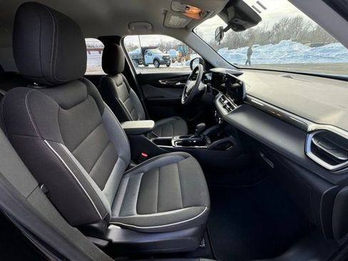 Used 2025 Chevrolet TrailBlazer LT image 12