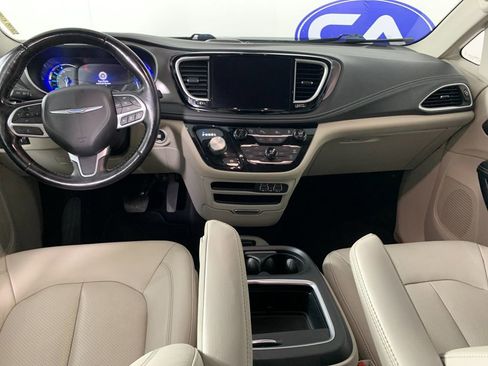 Used 2021 Chrysler Pacifica Touring-L FWD image 35