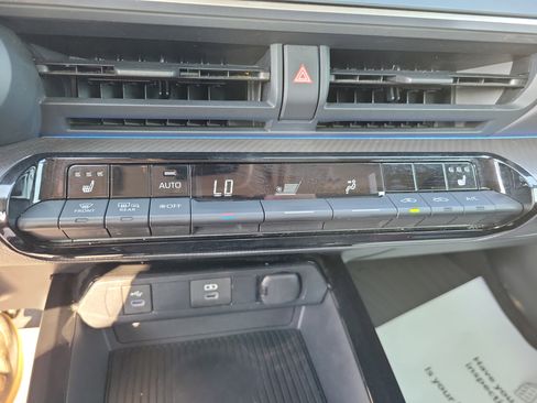 Used 2023 Toyota Prius XLE image 23