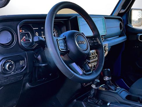 Certified 2024 Jeep Wrangler Unlimited Rubicon w/ Technology Group image 19