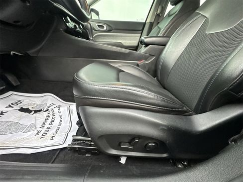 Used 2022 Jeep Compass Latitude w/ Sun and Sound Group image 12