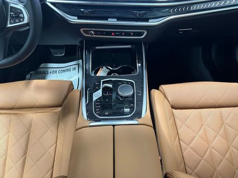 Used 2026 BMW X7 xDrive40i w/ M Sport Package image 36