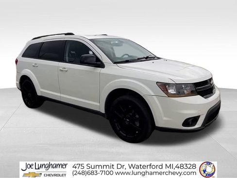 Used 2019 Dodge Journey SE w/ Blacktop Package FWD image 2
