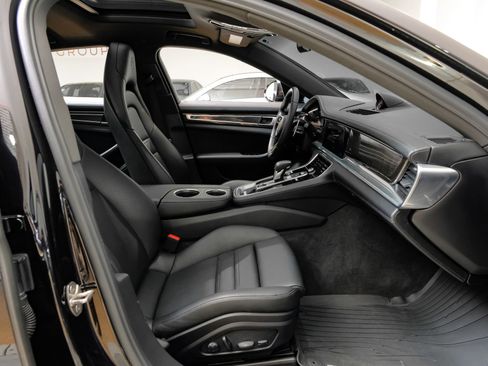 Used 2023 Porsche Panamera 4 Platinum Edition AWD/4WD image 37