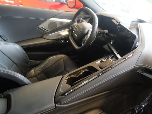 Used 2020 Chevrolet Corvette Stingray Preferred Cpe w/ 2LT Preferred Equipment Group RWD image 14