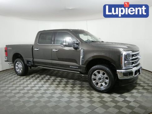 Used 2025 Ford F250 Lariat w/ Chrome Package image 1