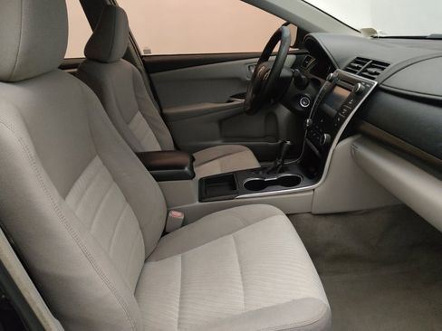 Used 2017 Toyota Camry LE image 21