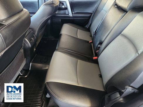 Used 2022 Toyota 4Runner SR5 Premium image 38