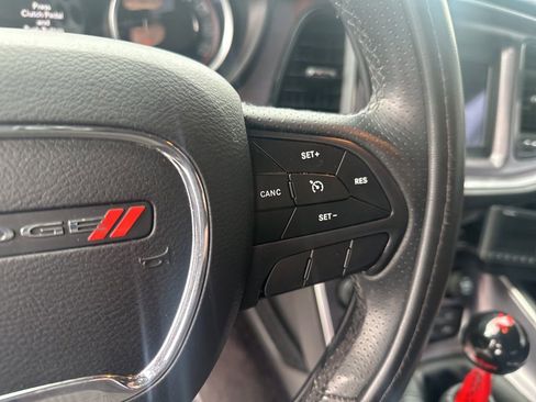 Used 2018 Dodge Challenger R/T image 17