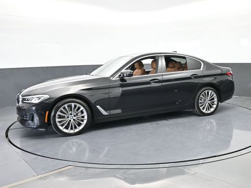 Used 2022 BMW 530i w/ Premium Package image 2