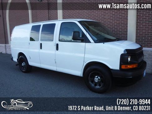 Used 2009 Chevrolet Express 1500 AWD image 2