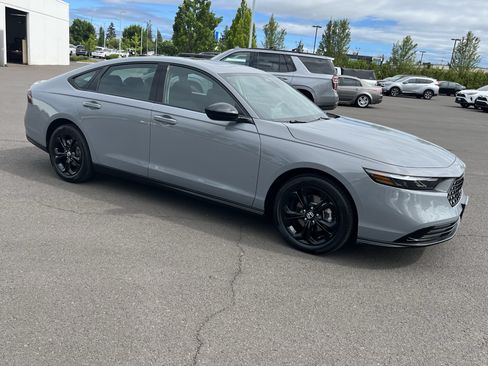 Used 2025 Honda Accord SE image 7