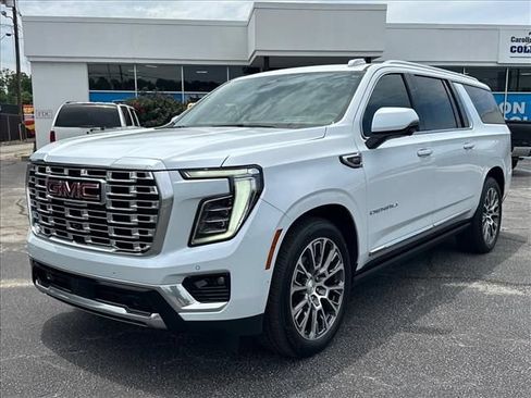 New 2026 GMC Yukon XL Denali w/ Denali Reserve Package AWD/4WD image 5