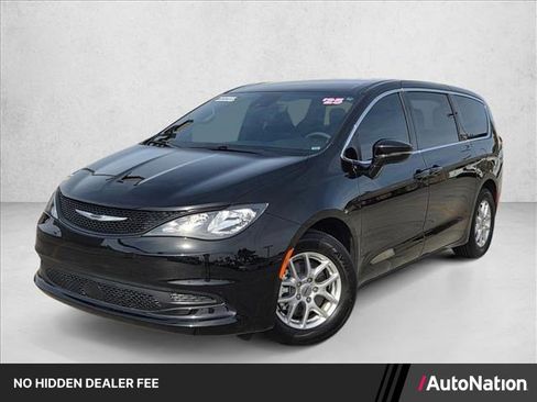 Used 2025 Chrysler Voyager LX FWD image 1