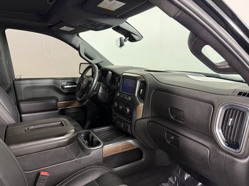 Used 2019 Chevrolet Silverado 1500 High Country w/ Technology Package AWD/4WD image 13