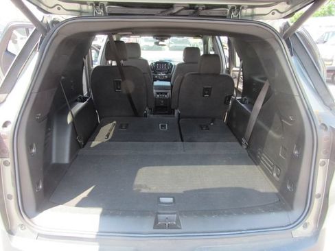 Used 2023 Chevrolet Traverse LT AWD/4WD image 24
