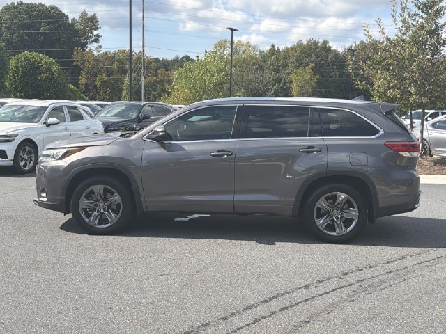 Used 2019 Toyota Highlander Limited Platinum AWD/4WD image 4