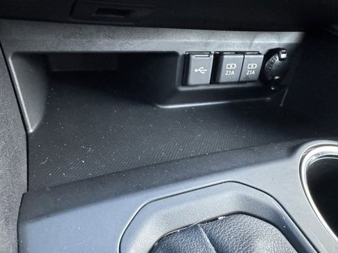 Certified 2021 Toyota Highlander XLE image 19