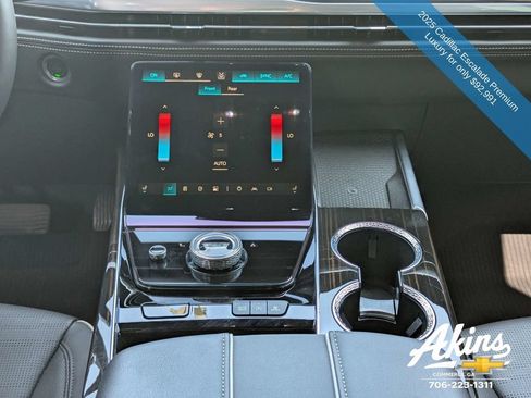 Used 2025 Cadillac Escalade Premium Luxury AWD/4WD image 20
