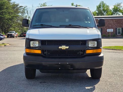 Used 2016 Chevrolet Express 3500 RWD image 3