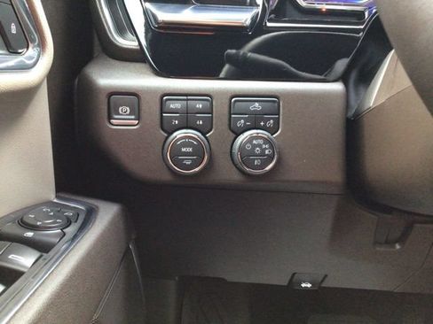 Used 2025 Chevrolet Silverado 1500 RST w/ Z71 Off-Road Package AWD/4WD image 12