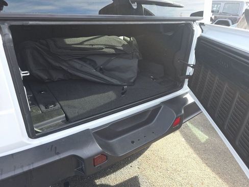 Certified 2025 Jeep Wrangler Sahara 4xe w/ Safety Group image 13