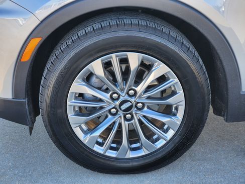 Certified 2024 Cadillac XT4 Premium Luxury image 12