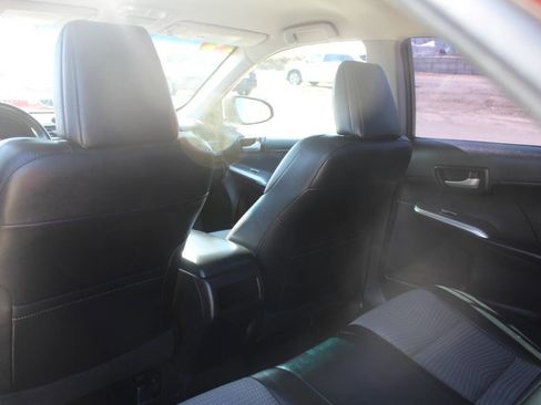 Used 2014 Toyota Camry SE image 16