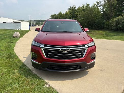Used 2023 Chevrolet Traverse LT w/ LT Premium Package AWD/4WD image 12