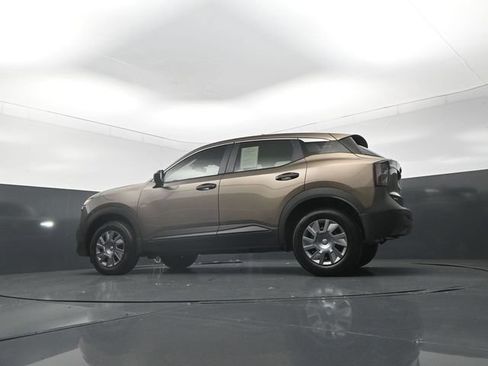 Used 2025 Nissan Kicks S w/ Interior Electronics Package FWD image 30