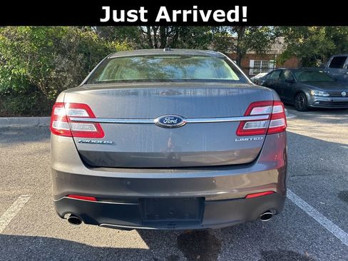Used 2013 Ford Taurus Limited image 2