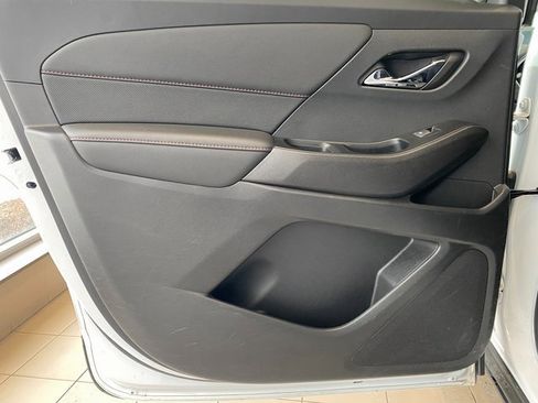 Used 2023 Chevrolet Traverse RS image 9