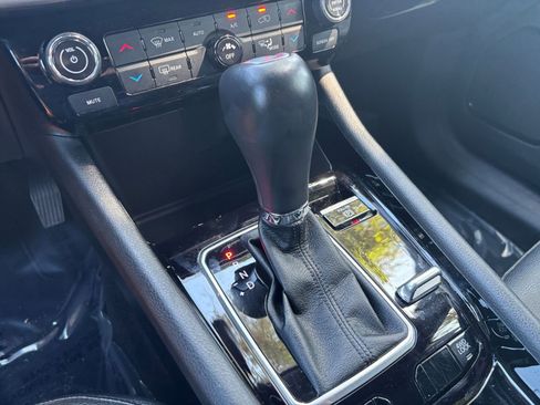Used 2025 Jeep Compass Limited AWD/4WD image 42