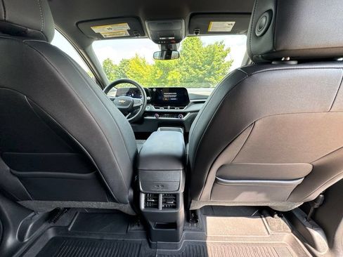 Used 2026 Chevrolet Equinox LT w/ Convenience Package II AWD/4WD image 22