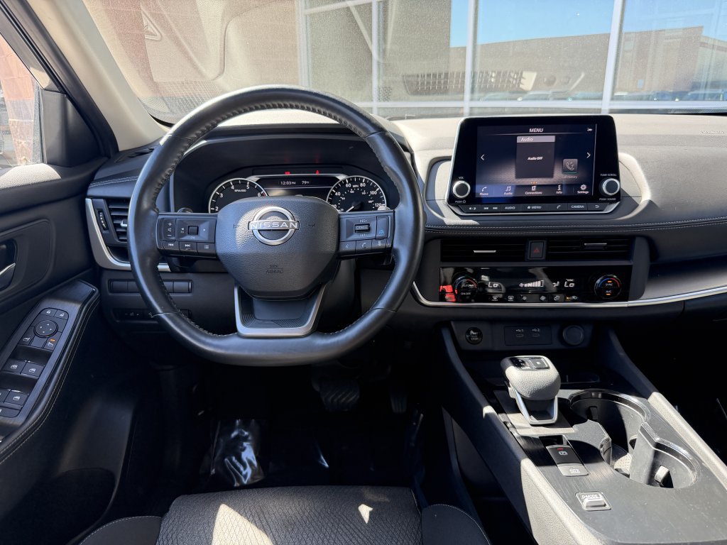 Used 2025 Nissan Rogue SV FWD image 16