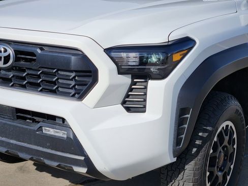 Used 2024 Toyota Tacoma TRD Off-Road image 11