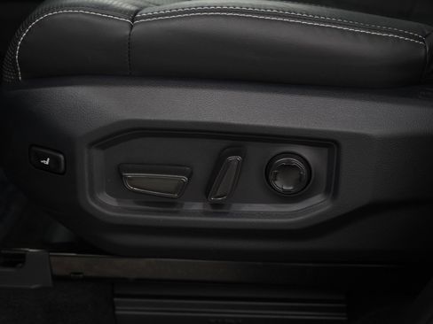 Used 2025 Toyota Sequoia Capstone image 31