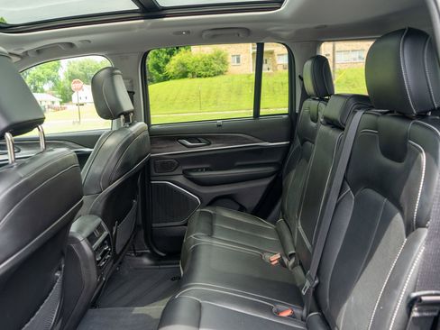 Used 2023 Jeep Grand Cherokee 4WD 4xe w/ Luxury Tech Group II image 33