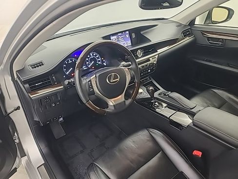 Used 2015 Lexus ES 350 w/ Luxury Package FWD image 22