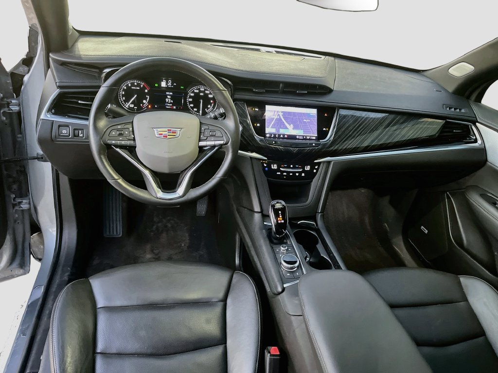 Used 2025 Cadillac XT6 Premium Luxury AWD/4WD image 24
