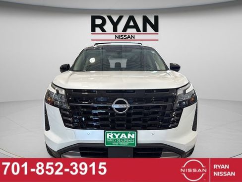 New 2026 Nissan Pathfinder Platinum AWD/4WD image 13