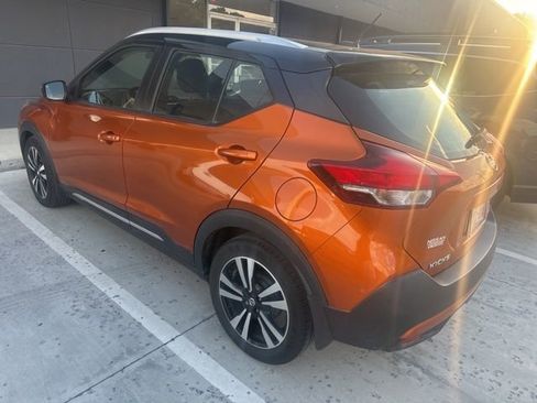 Used 2018 Nissan Kicks SR w/ Interior Electronics Package FWD image 3
