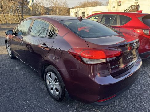Used 2017 Kia Forte LX image 21