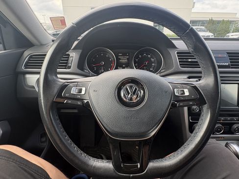 Used 2019 Volkswagen Passat 2.0T Wolfsburg w/ Wheels & Sunroof Package FWD image 19