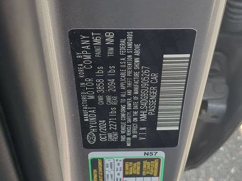 Used 2025 Hyundai Elantra SEL FWD image 44