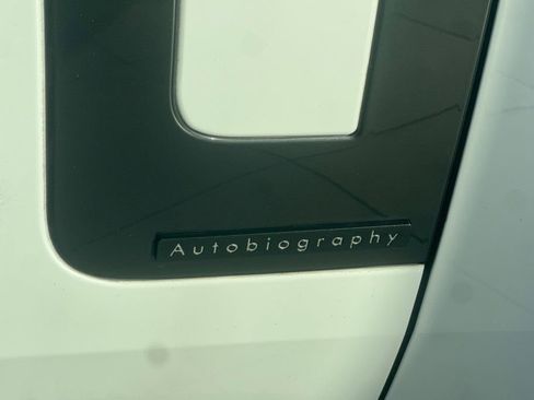 Used 2024 Land Rover Range Rover Autobiography image 20