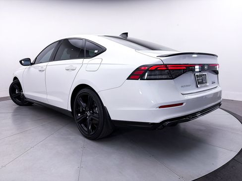 Used 2023 Honda Accord Sport image 3